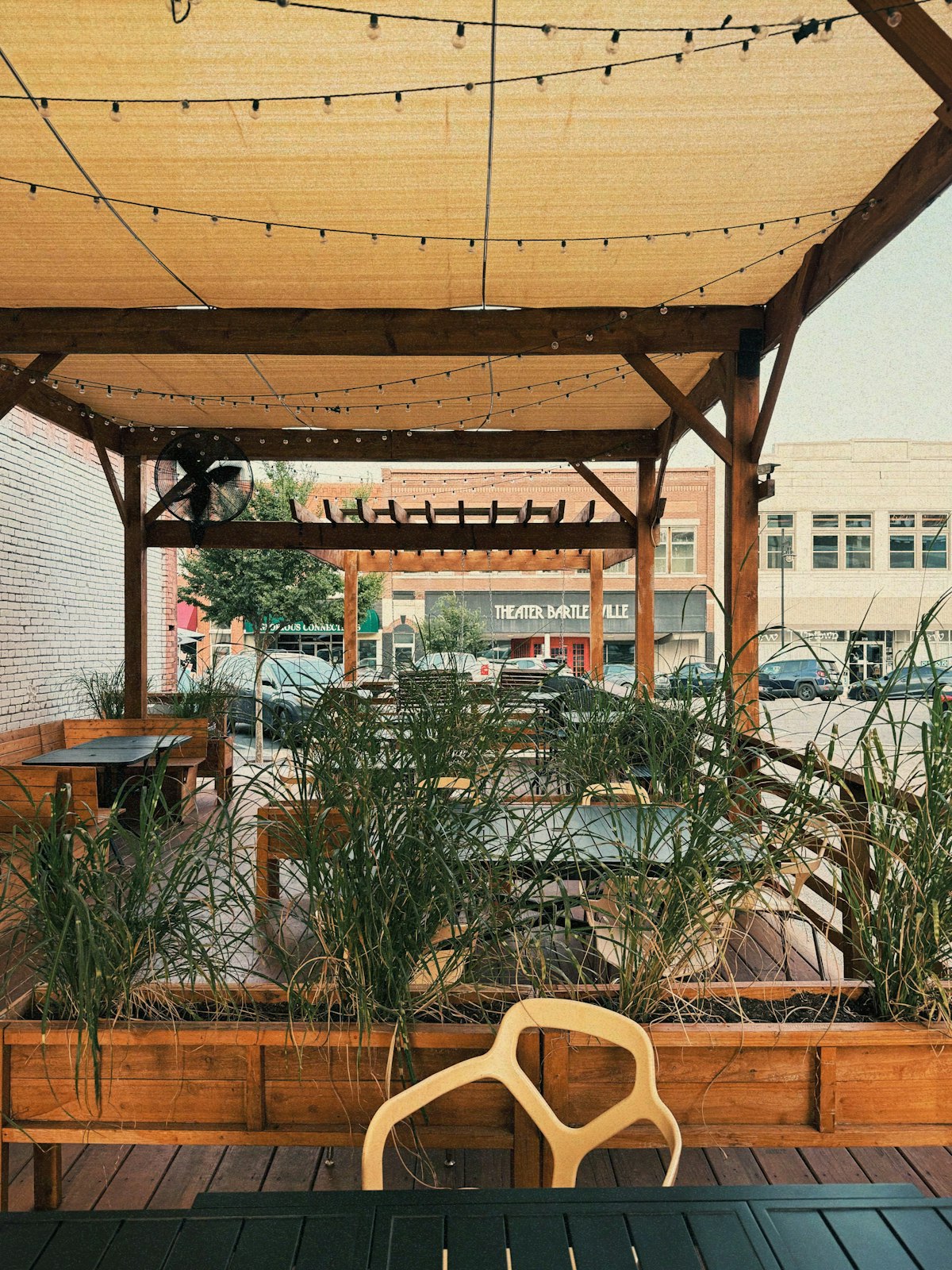 Outdoor patio seating with plants